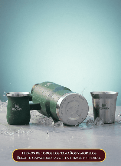 Copo térmico Stanley para bebidas quentes e frias, resistente ao calor e a impactos.